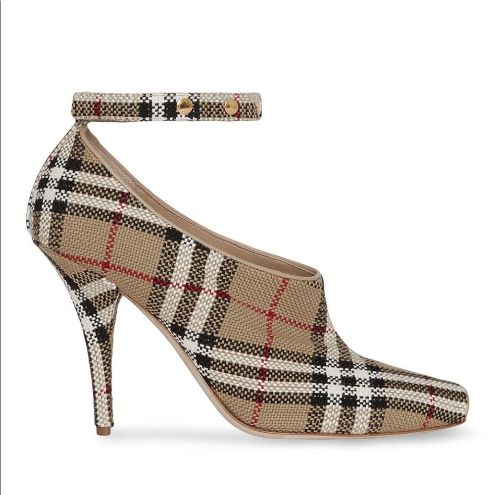 BURBERRY
BLYTH VINTAGE CHECK COTTON PEEP TOE PUMP